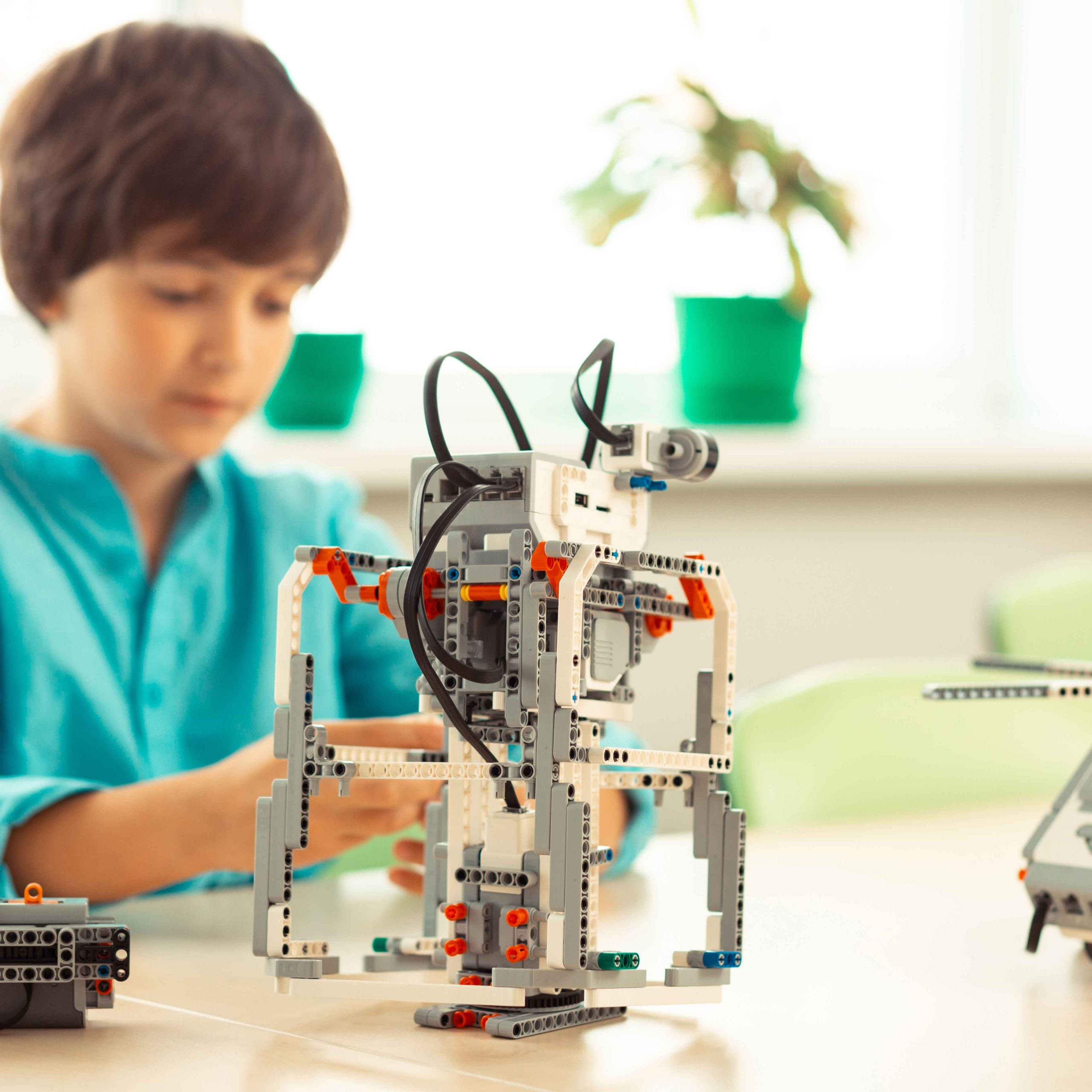 Robotics for Kids: The Power of Hands-on Learning | Little Thinkers ABC